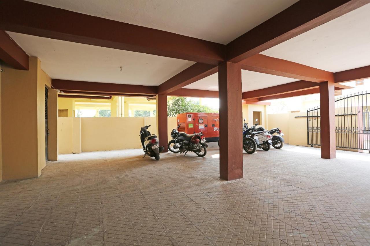 Oyo 17276 The Maple Tree Hotels Bhubaneswar Dış mekan fotoğraf
